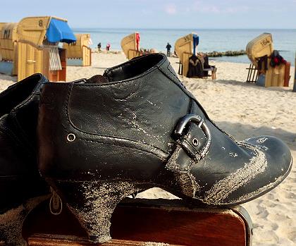 Sandige Schuhe